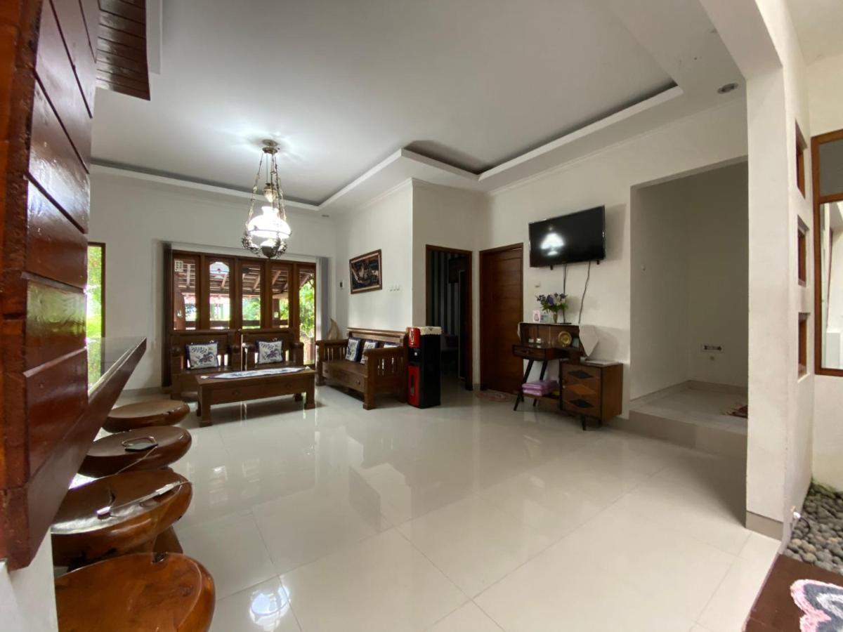 Rengganis Homestay Джок'якарта Екстер'єр фото